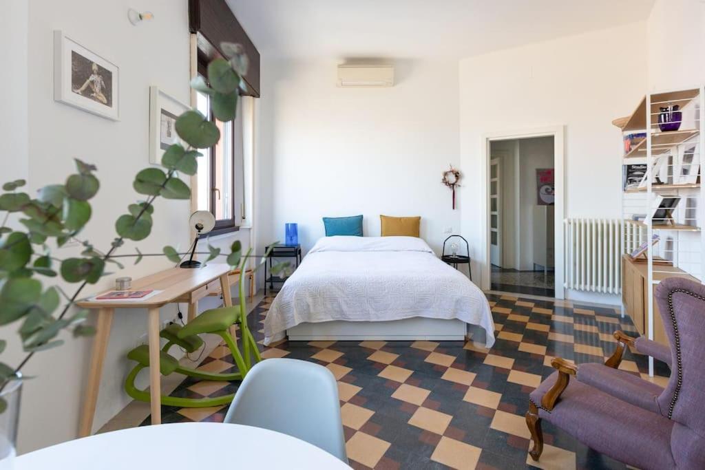 Big Bright Cozy Studio Apartment In Nolo Near Mm1 Milano Eksteriør bilde